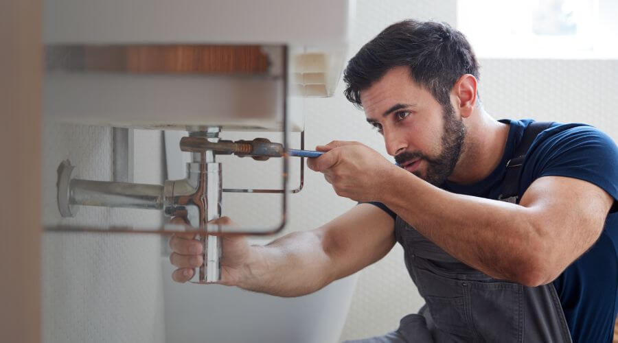 Faucet aerator cleaning/replacement in Mayhill, NM